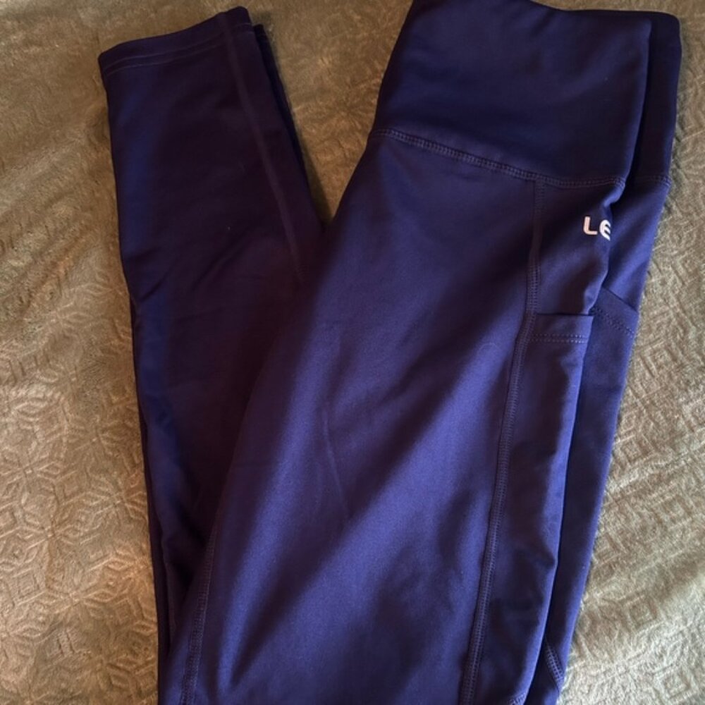 NWT LEAO Amazon Leggings Size Small